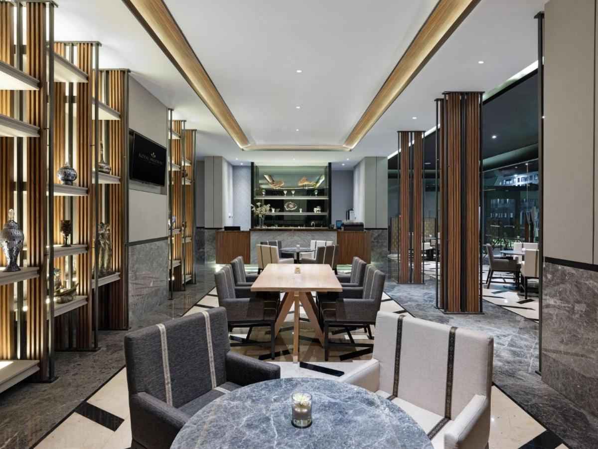Royal Malioboro By Aston Hotel Jogjakarta Buitenkant foto