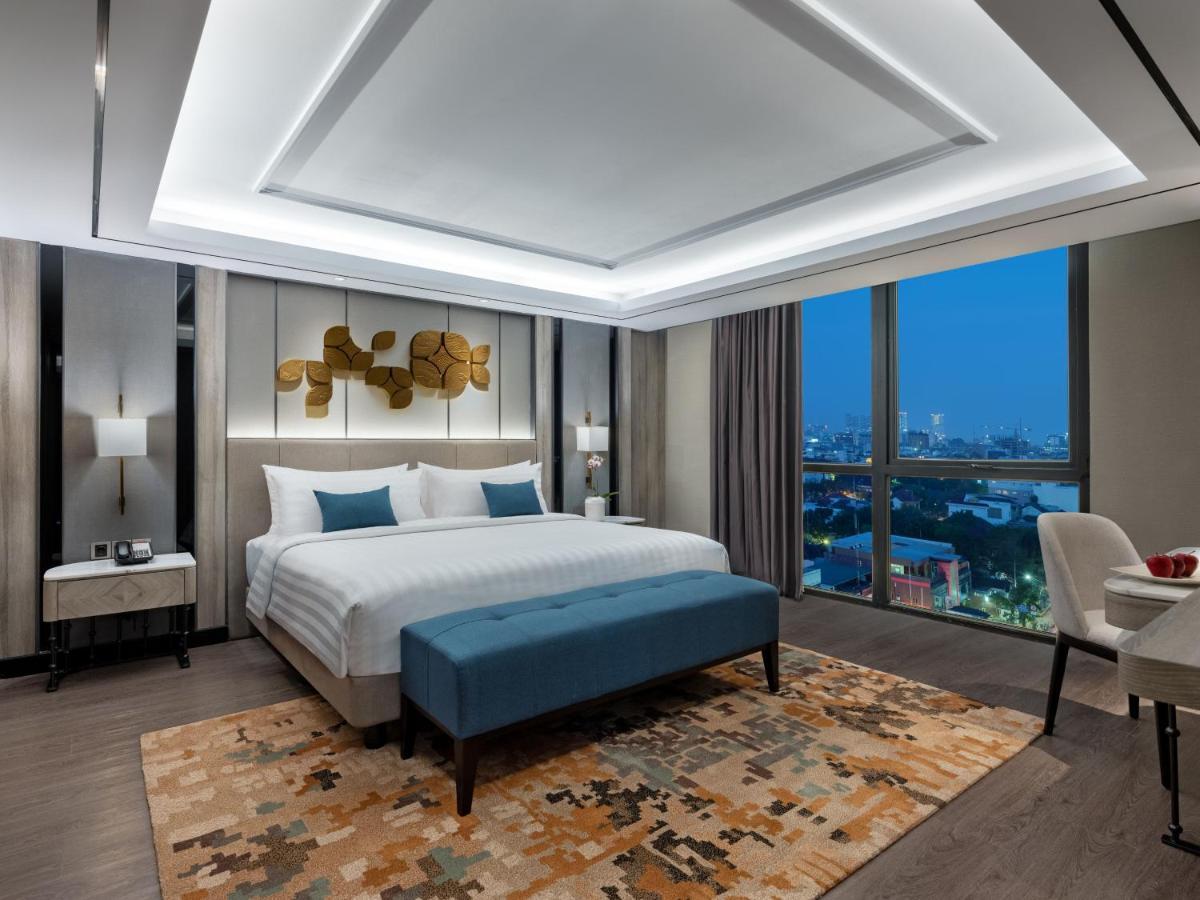 Royal Malioboro By Aston Hotel Jogjakarta Buitenkant foto