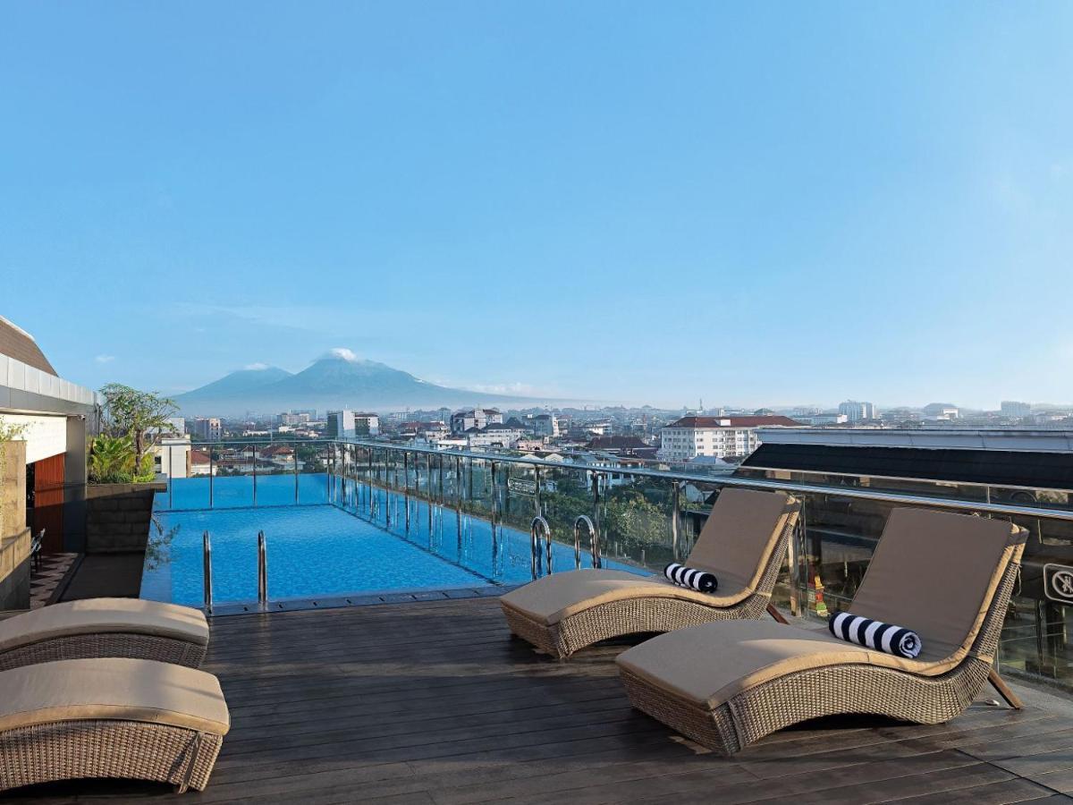 Royal Malioboro By Aston Hotel Jogjakarta Buitenkant foto