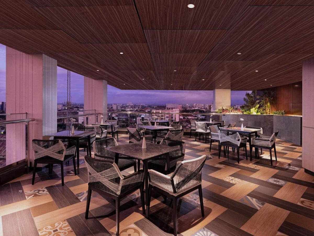 Royal Malioboro By Aston Hotel Jogjakarta Buitenkant foto