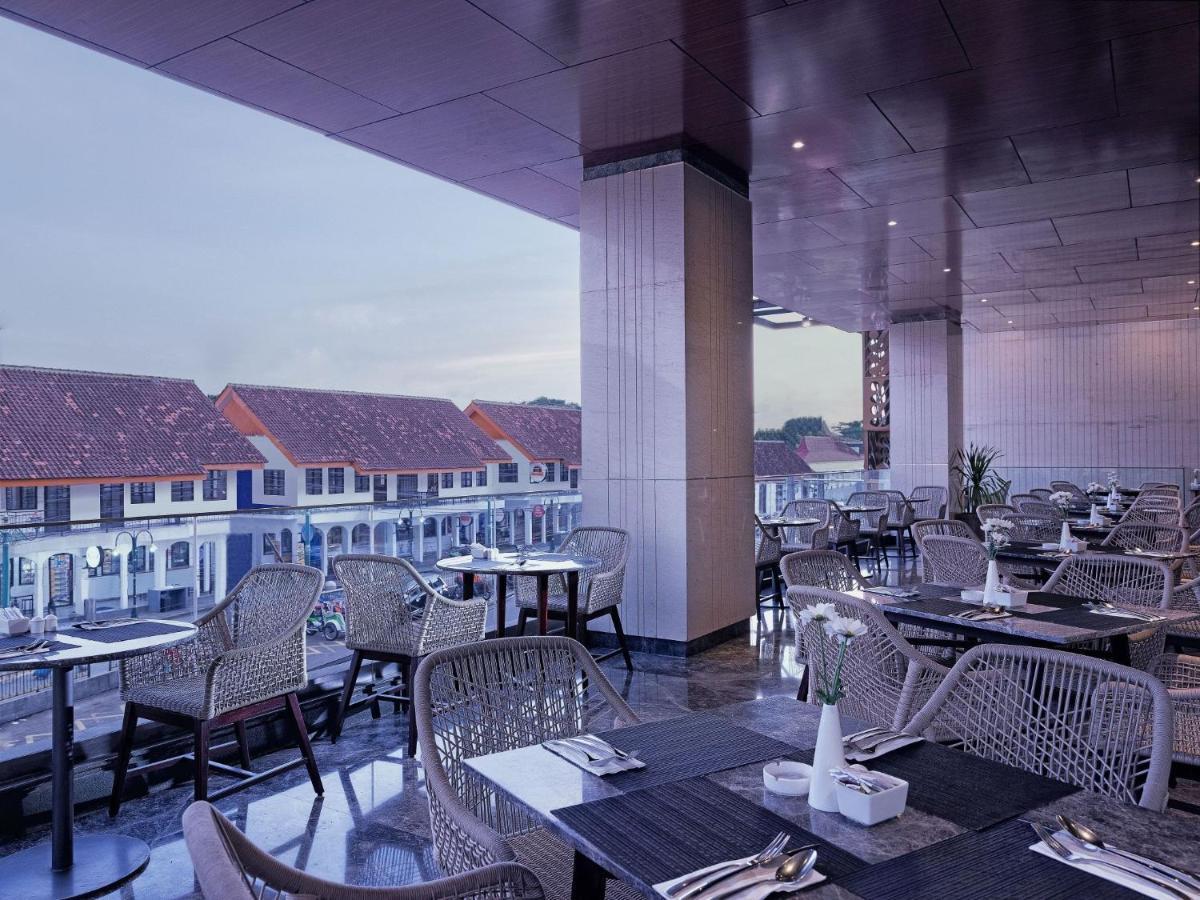 Royal Malioboro By Aston Hotel Jogjakarta Buitenkant foto
