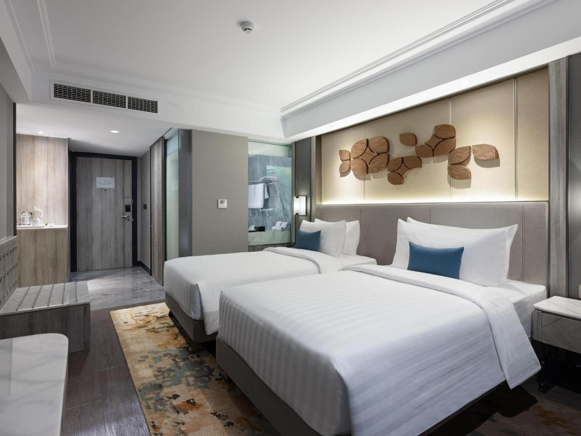 Royal Malioboro By Aston Hotel Jogjakarta Buitenkant foto